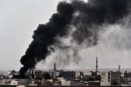 Khói bốc cao do dao tranh dữ dội ở Kobane.